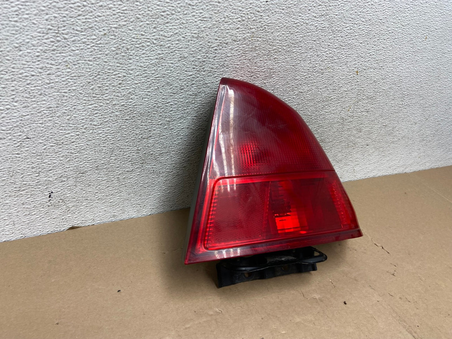 2001 2002 Honda Civic Sedan Right Passenger Rh Side Tail Light AG4567 LK2