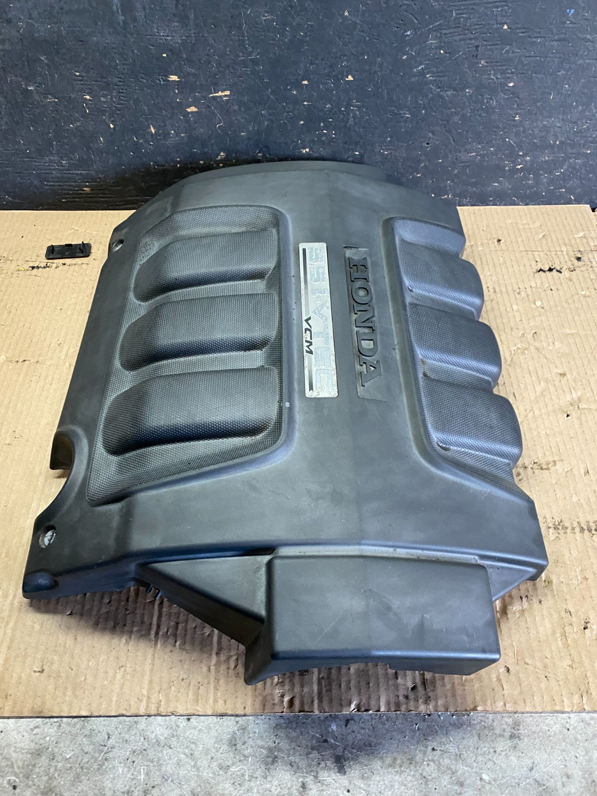 2005 to 2007 Honda Odyssey Black Engine Cover OEM 3.5L No # Q3234 DG2