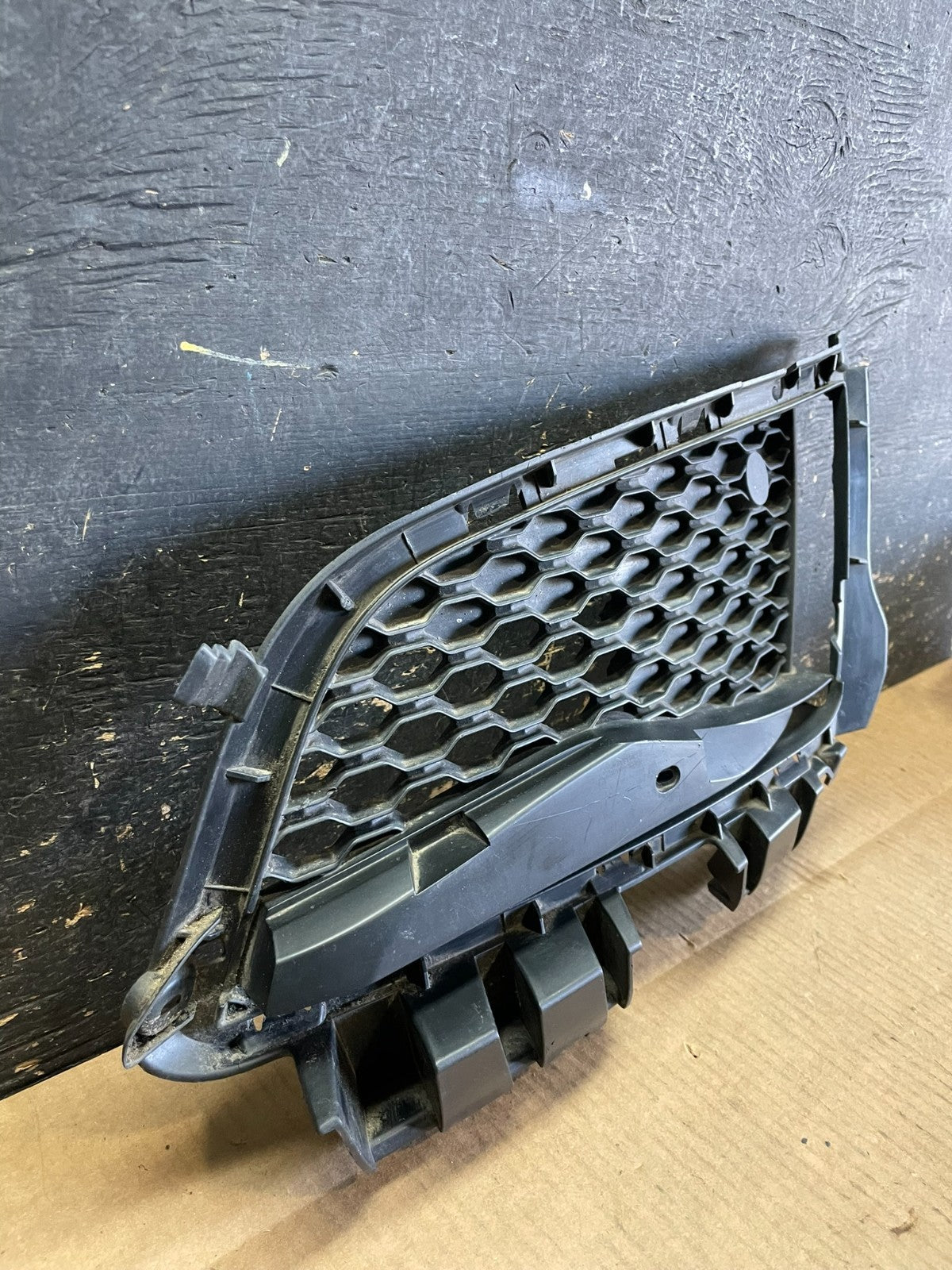 2016-2020 Jaguar Xf X260 Front Bumper Left Driver Lower Grille Grill AA9297 DG1