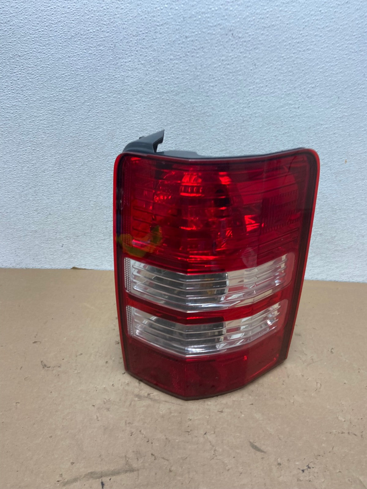 2008 to 2012 Jeep Liberty Right Passenger RH Side Tail Light AG4204 LK0