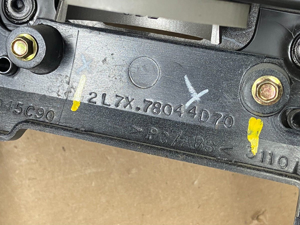 2003 to 2006 Lincoln Navigator Speedometer Dash Trim Bezel w Air Vent T9160 DG5