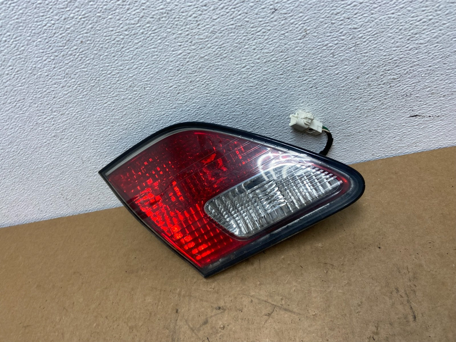 2002 2003 2004 Lexus ES300 ES330 Left Driver Lh Inner Tail Light Oem AC3237 DW1