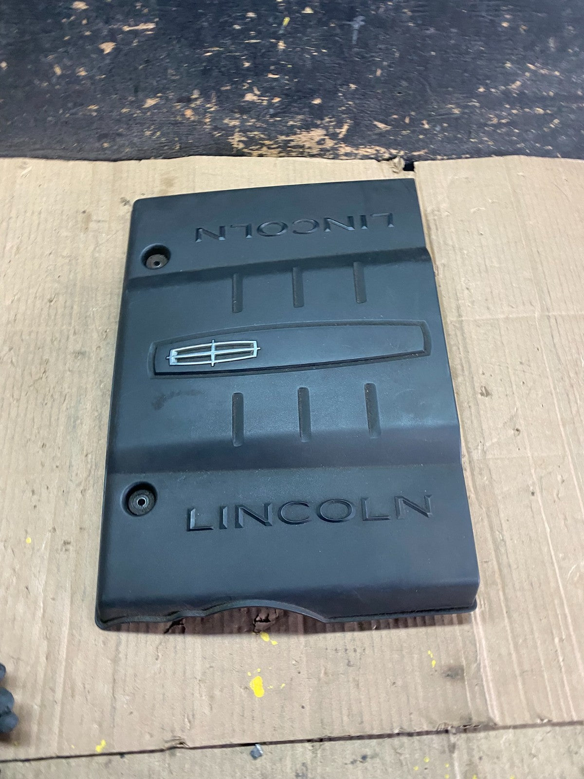 2007 to 2014 Lincoln Navigator 5.4L V8 Engine Motor Cover w4869 DG2