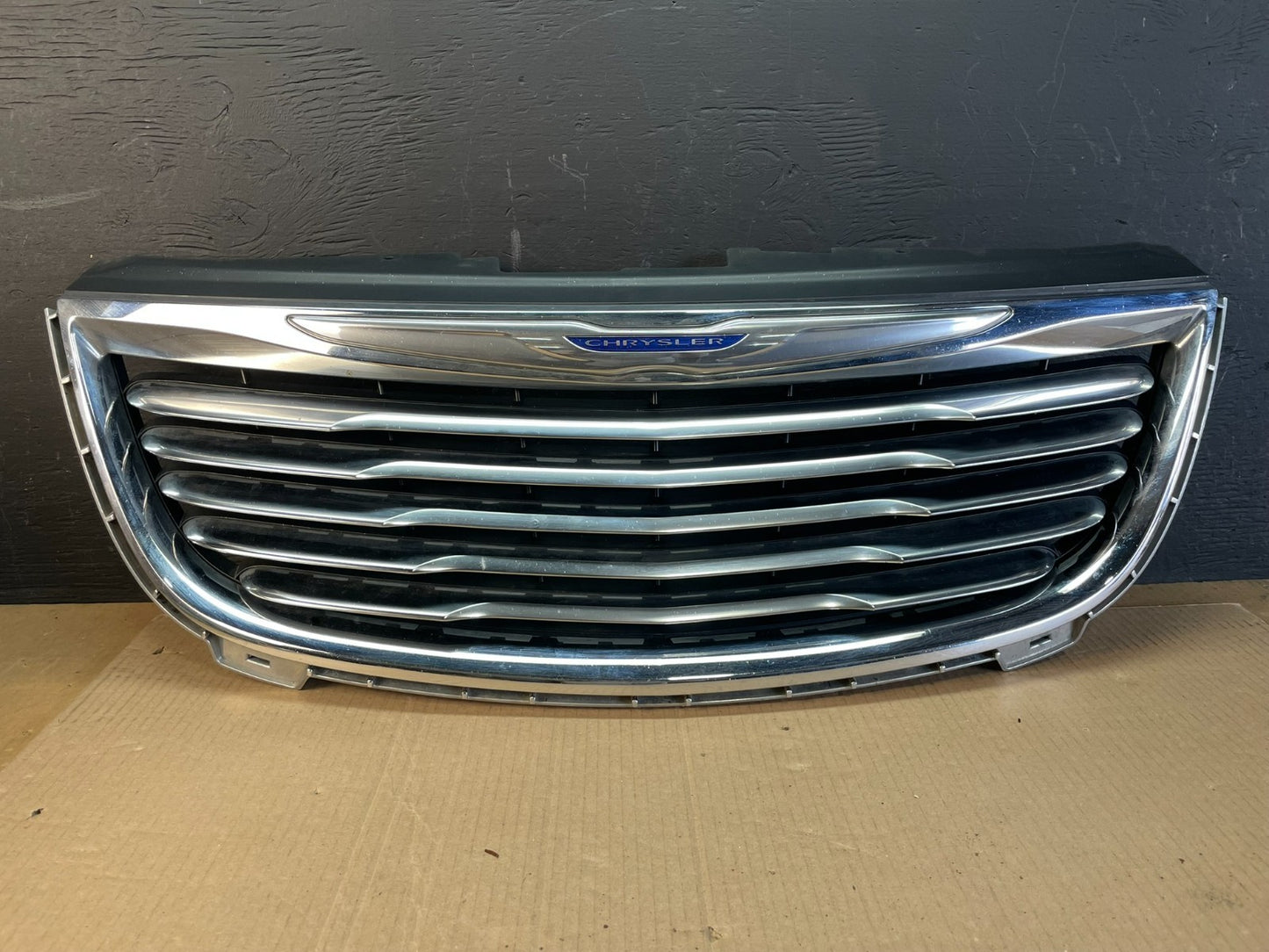 2011 to 2016 Chrysler Town & Country Front Upper Grill Grille Oem AC1982 DG0
