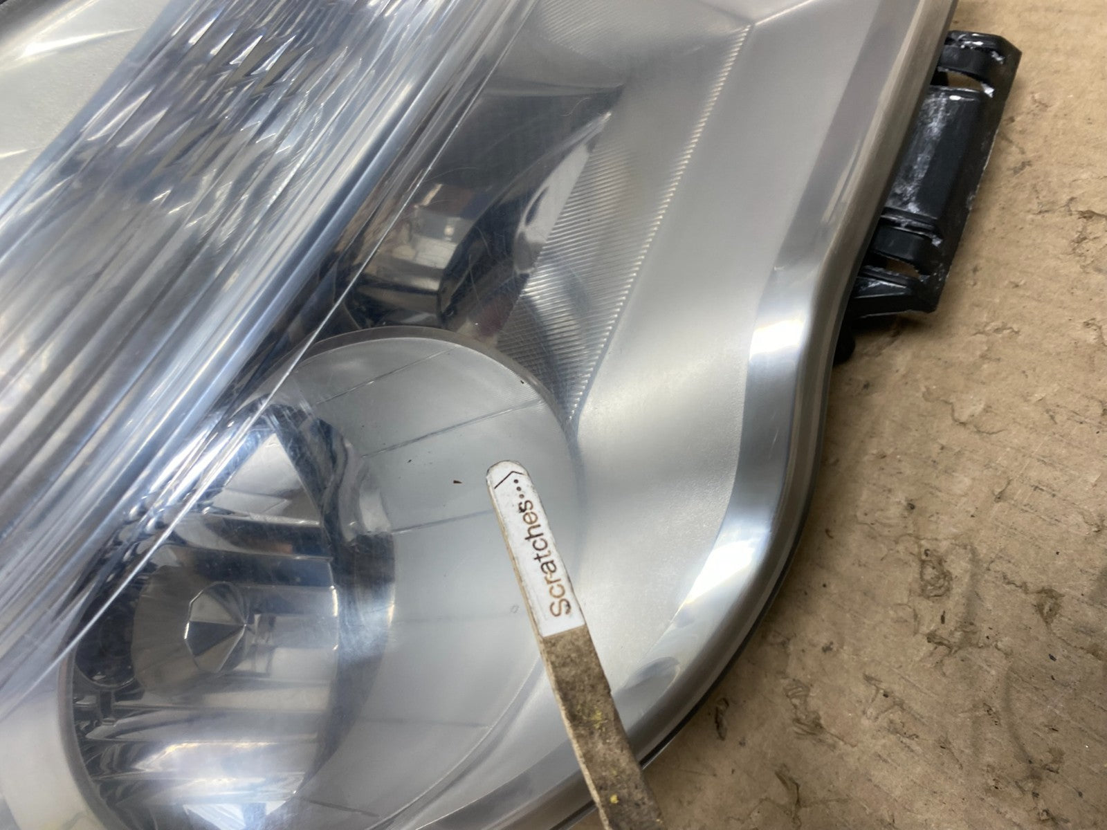 2010 - 2015 Chevrolet Equinox Halogen Headlight Right Passenger Side AG6541 DW3