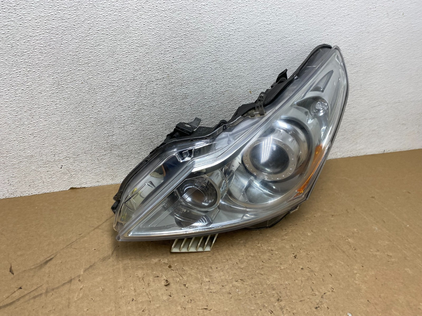 Sedan 4Door 2010 to 2013 Infiniti G37 Left Driver Headlight Xenon AG1121 DW2
