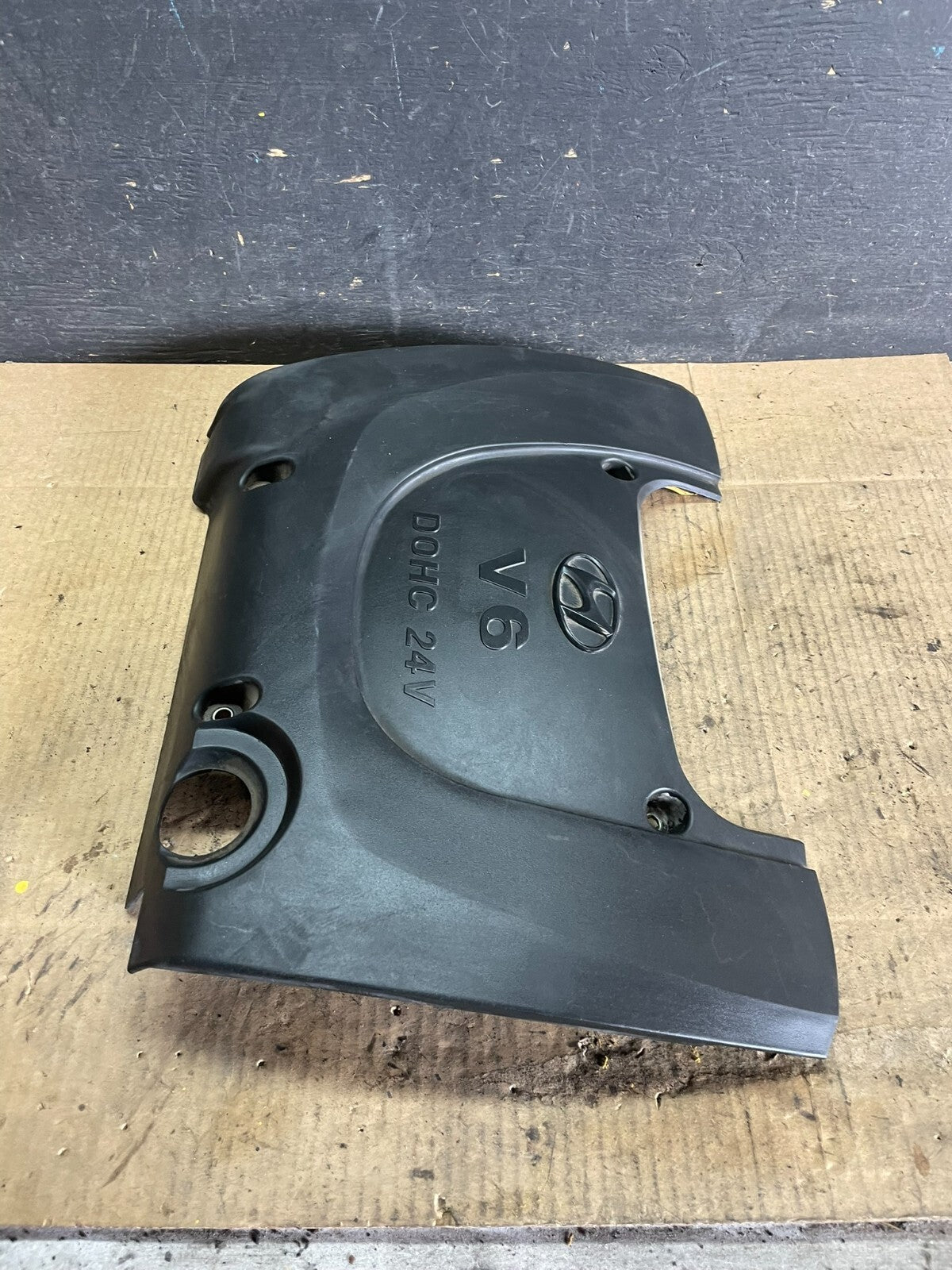 2002 to 2005 Hyundai Sonata 2.4L Engine Trim Cover J4159 DG Oem2