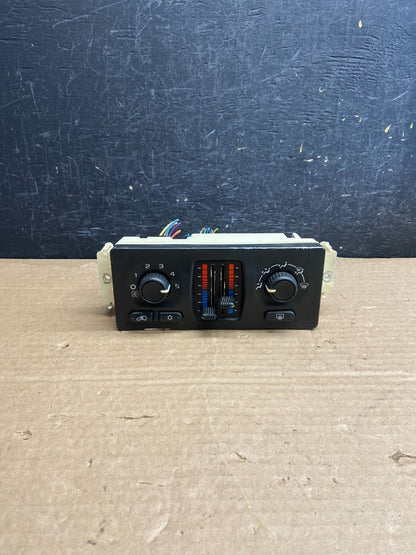 2003-2006 GMC Chevrolet Envoy Trailblazer Climate Control A/C Panel af2528 DG0