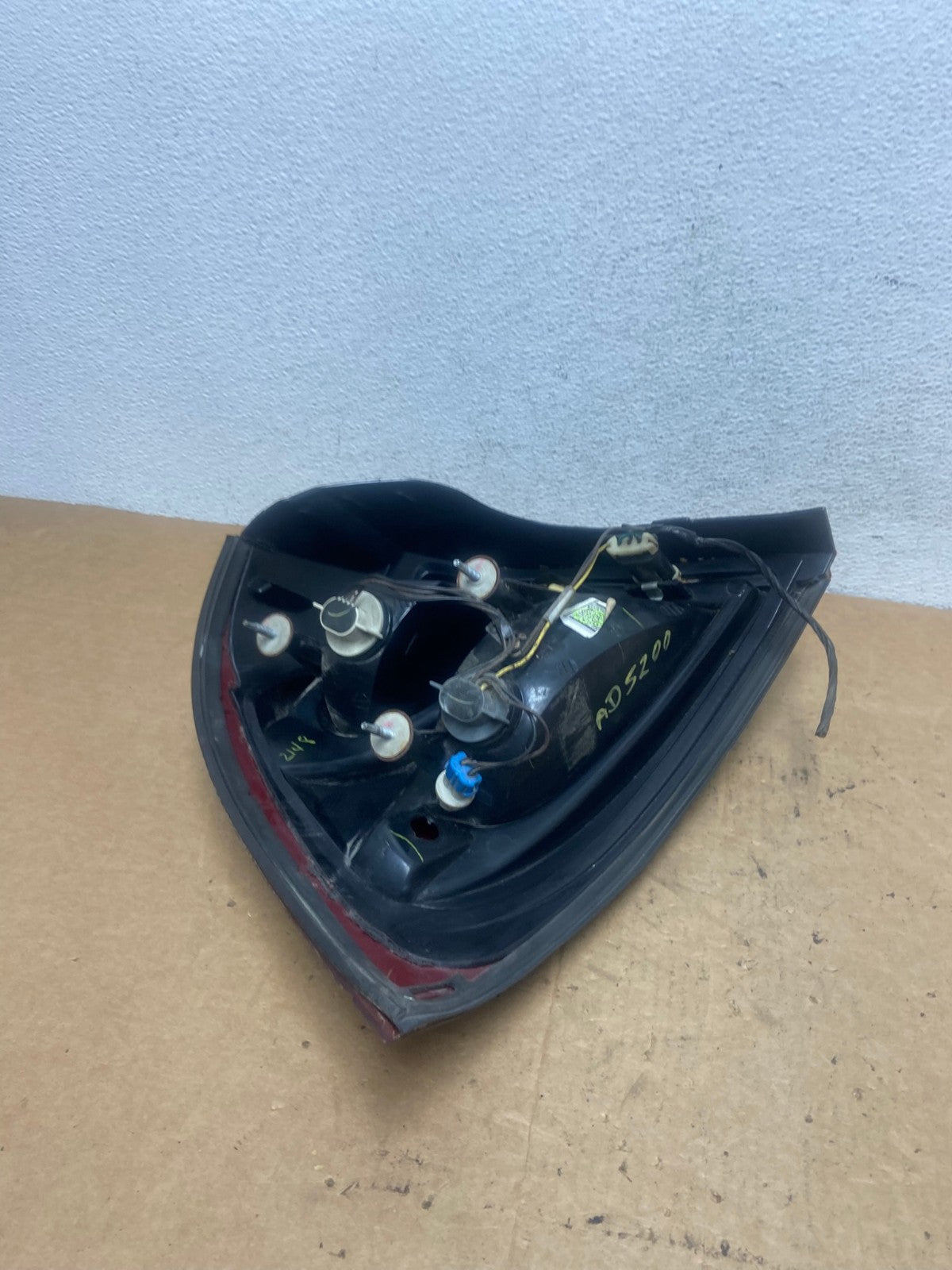 2004 to 2008 Pontiac Grand Prix Right Passenger RH Tail Light AD5200 LK6