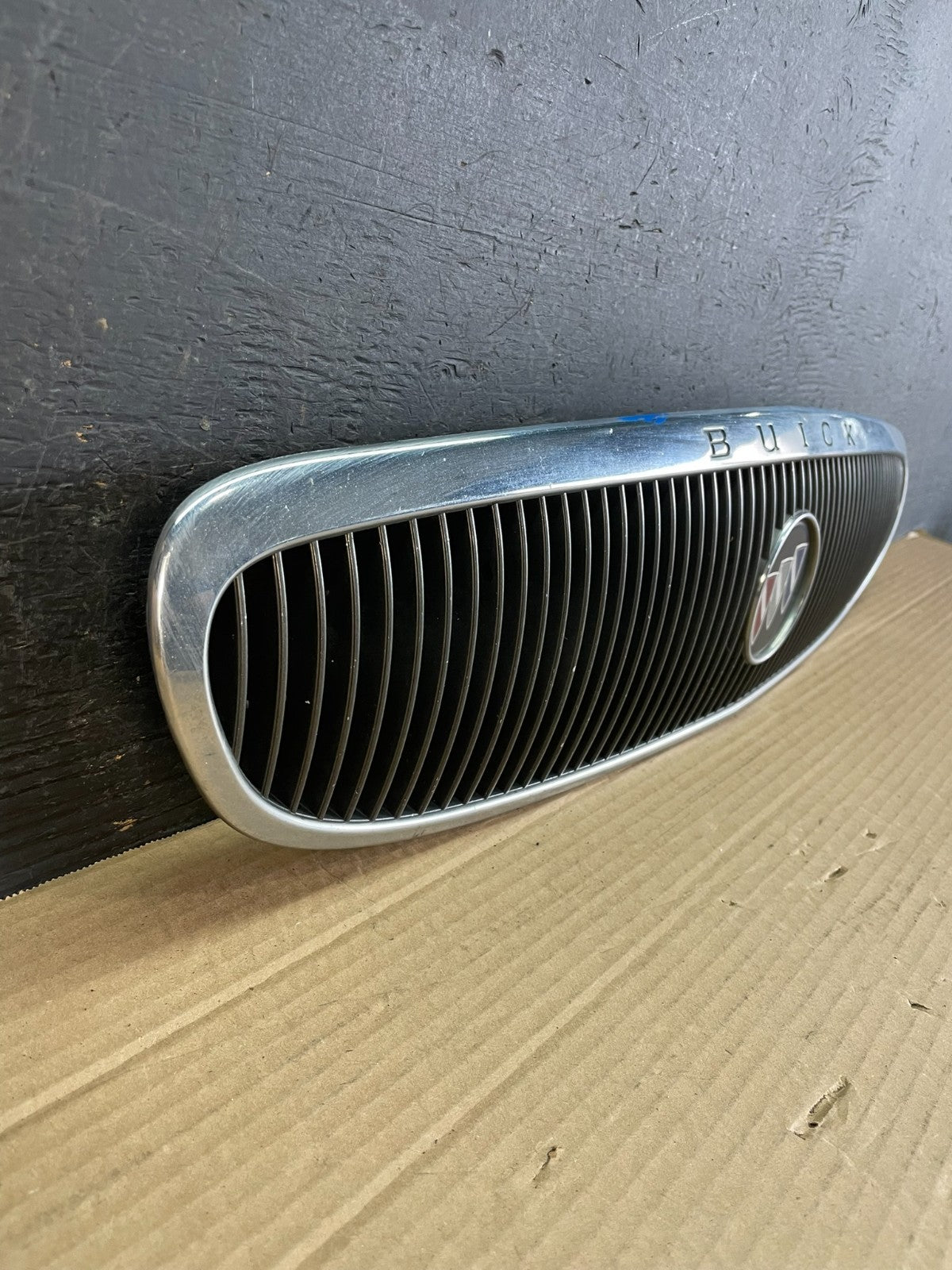 2003 to 2005 Buick Century Front Upper Grill Grille AE8722 DG2