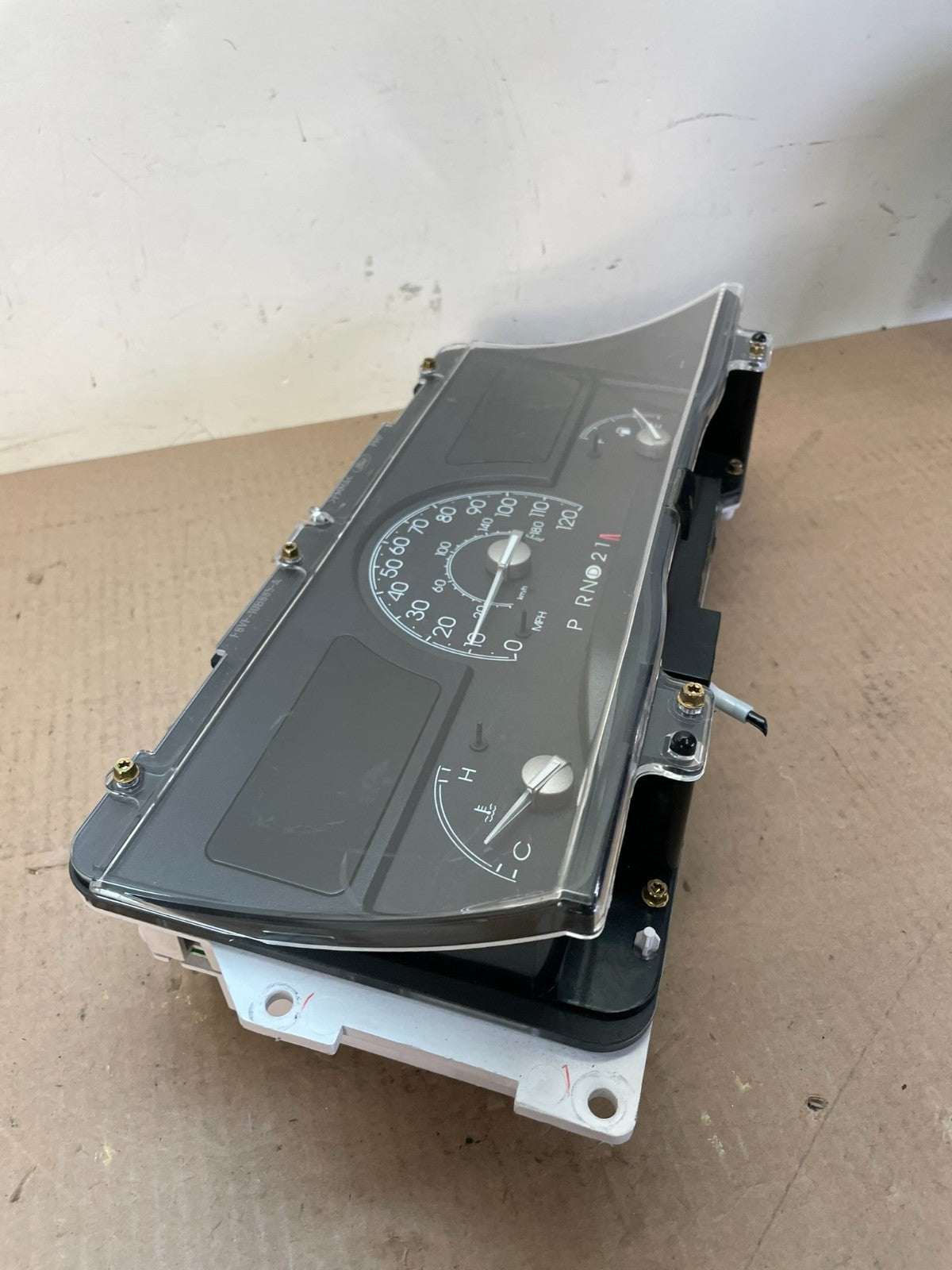 2003 2004 Lincoln Town Car Speedometer Gauge Cluster AI8531 DG1