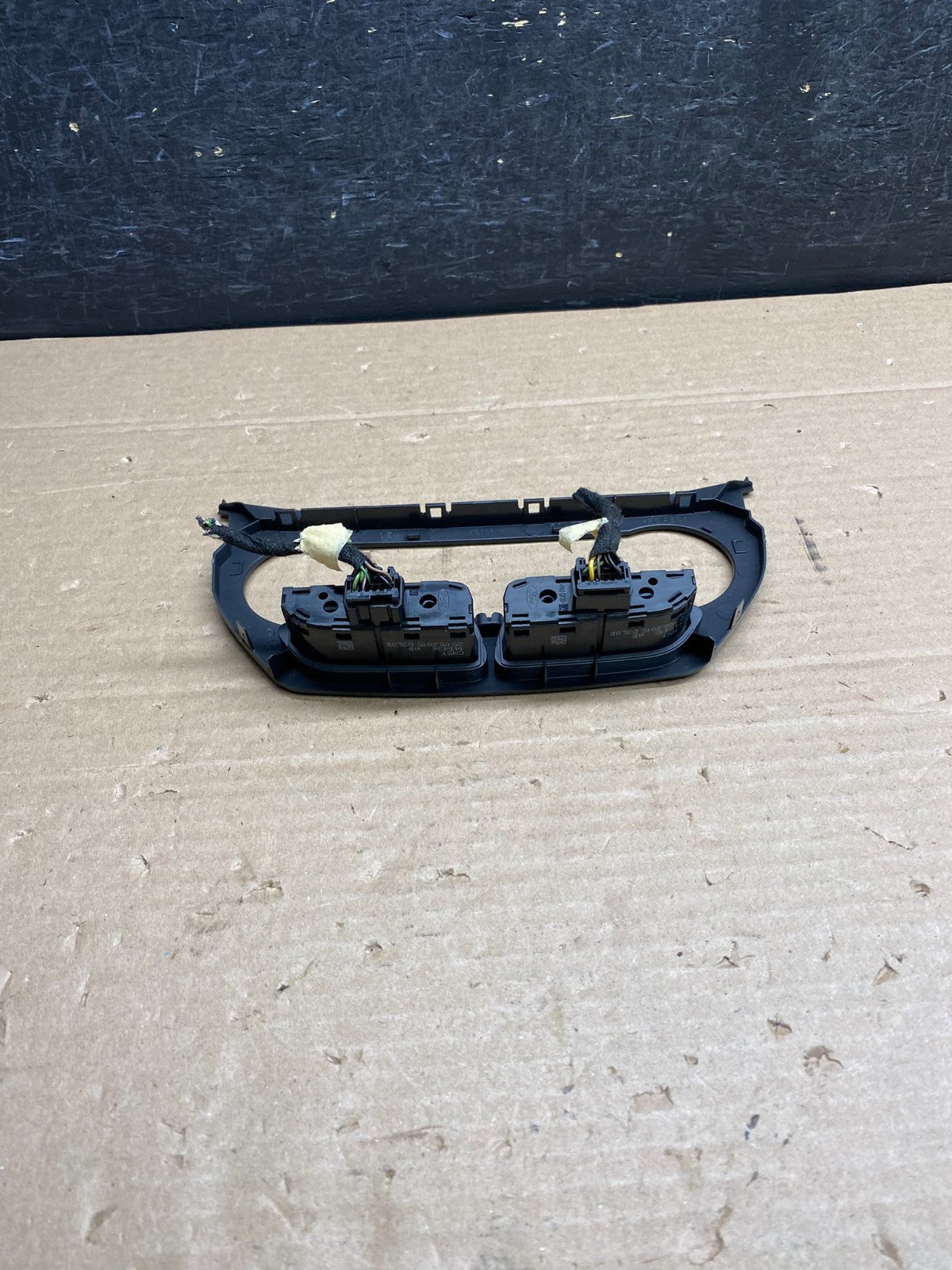 2013 to 2016 Ford Escape Climate Control Trim Panel W/ Switches ag6218 DG3