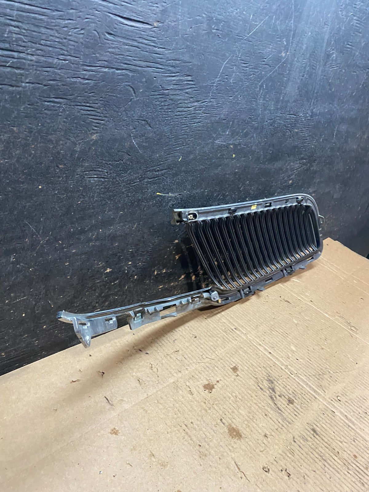 2013 to 2016 Lincoln MKT Left Driver LH Side Front Grill Grille OEM X9637 DG9