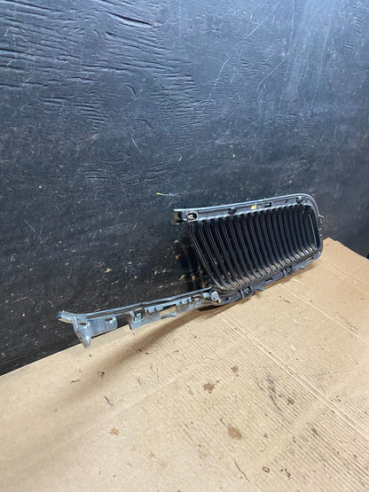 2013 to 2016 Lincoln MKT Left Driver LH Side Front Grill Grille OEM X9637 DG9