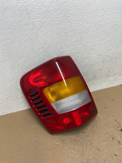 1999 - 2004 Jeep Grand Cherokee WJ Left Driver Lh Tail Light AF4765 LK2