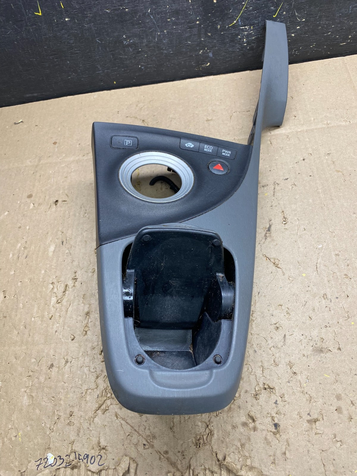 2010 to 2015 Toyota Prius 1.8L Gear Shifter Trim Panel Cover Bezel u5289 G1