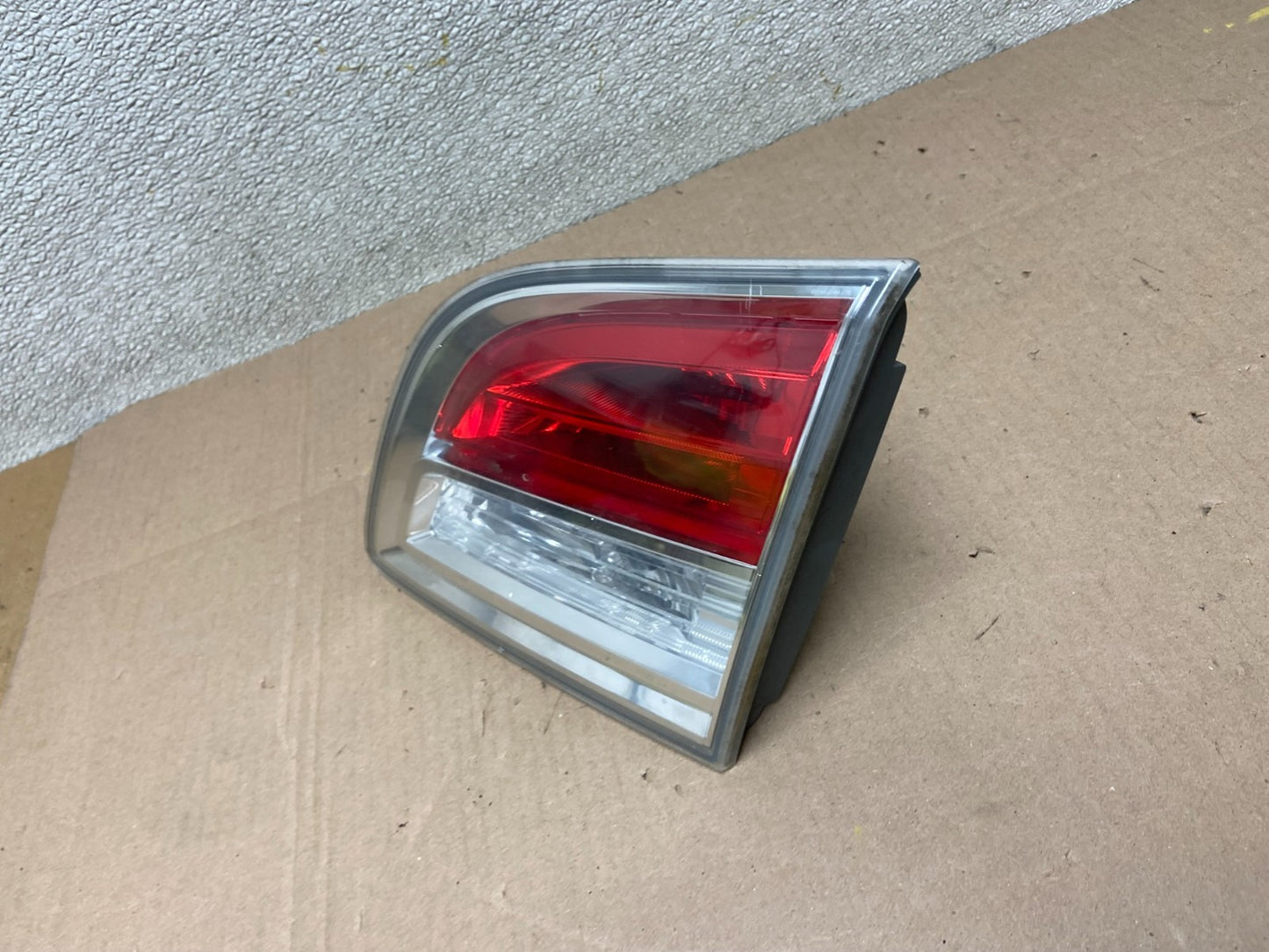 2007 2008 2009 Mazda Cx-9 Right Passenger Rh Side Inner Tail Light Oem AA0276 DW1