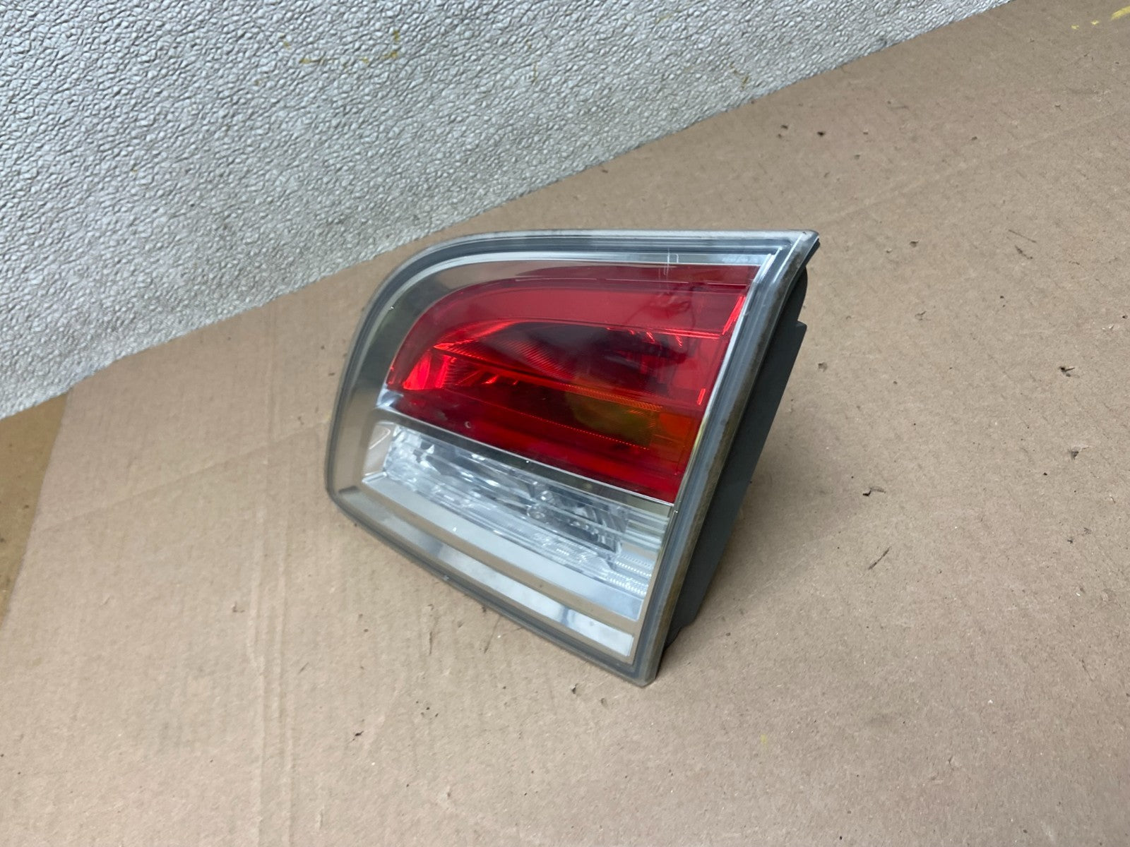 2007 2008 2009 Mazda Cx-9 Right Passenger Rh Side Inner Tail Light Oem AA0276 DW1