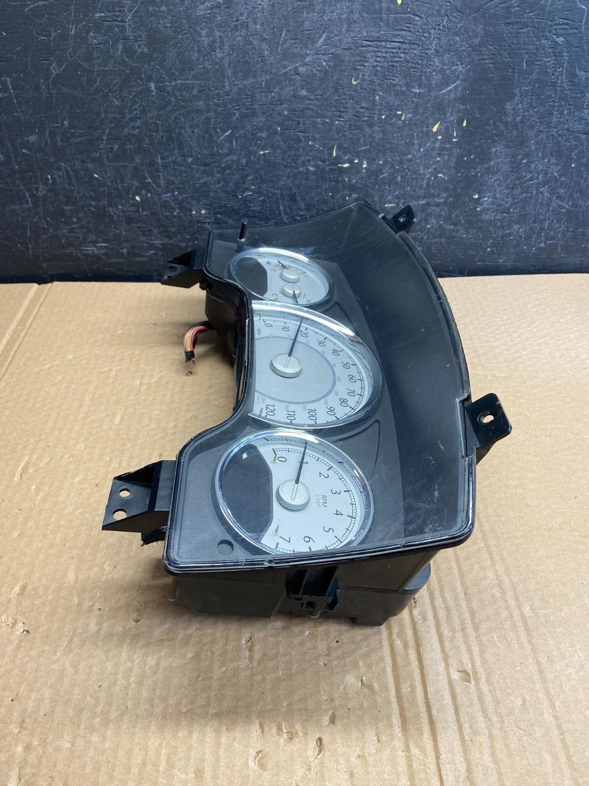 2007 to 2008 Chrysler Aspen Speedometer Instrument Cluster Gauges AF6155 DG2