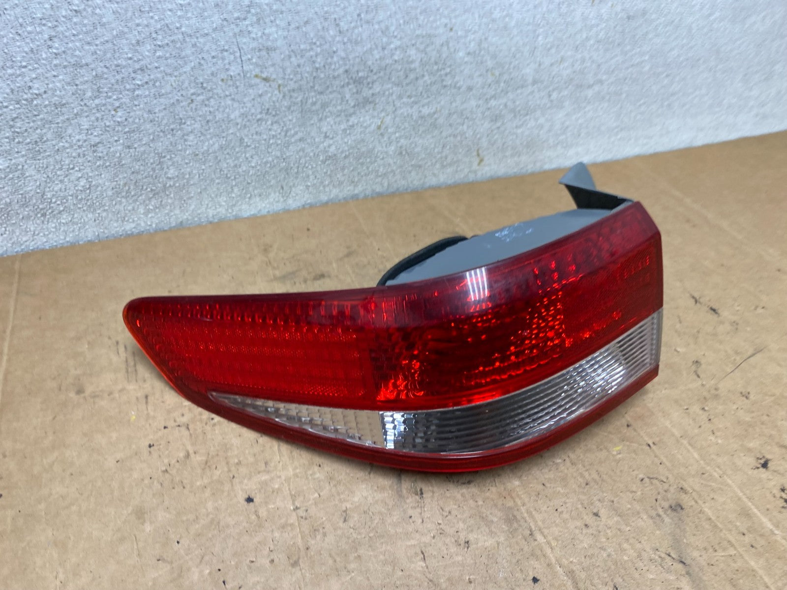 2003 to 2004 Honda Accord Sedan Left Driver Lh Side Tail light T3101 DW2