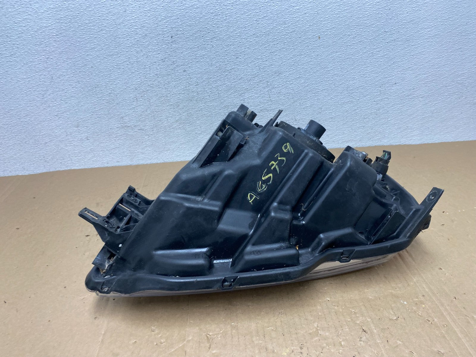 2004 - 2011 Mitsubishi Endeavor Headlight Right Passenger Rh Side AC5739 DW6