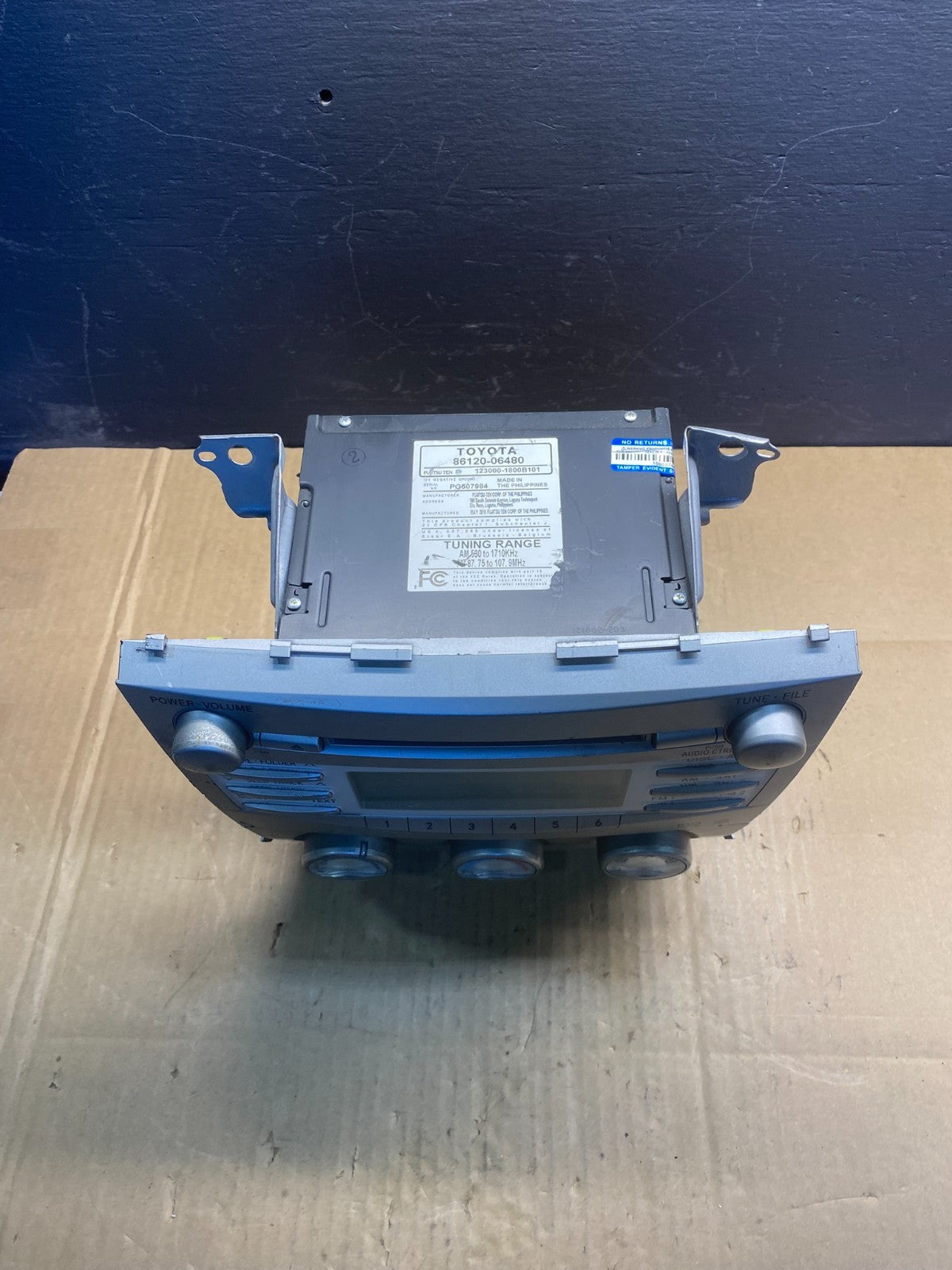 2007 to 2009 Toyota Camry Radio CD Player Climate Control Bezel AB7466 DG6