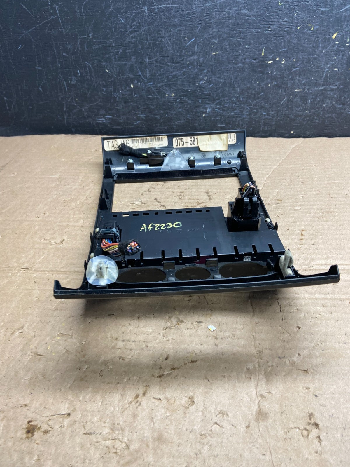 2004 to 2008 Ford F150 Radio Climate Dash Bezel Surround Black AF2230 DW4