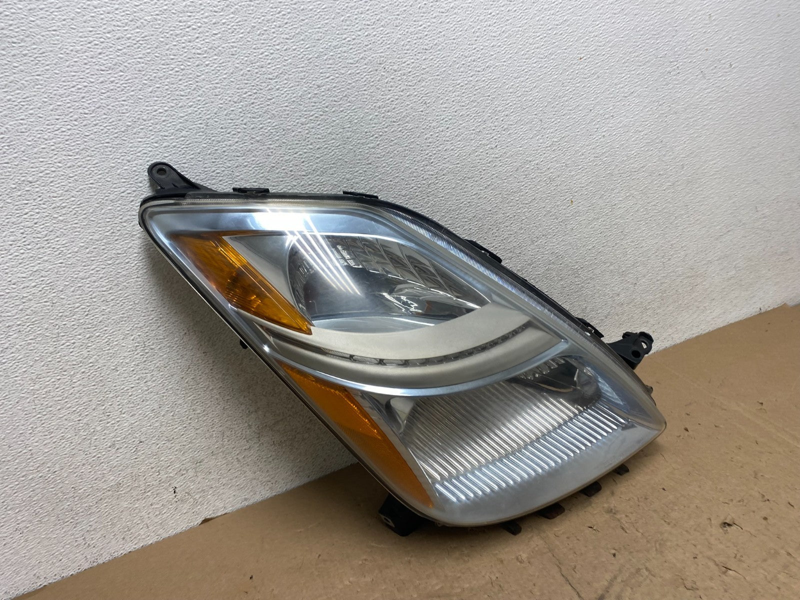 2006-2009 Toyota Prius Right Passenger Rh Side Headlight Halogen AG5545 DW2