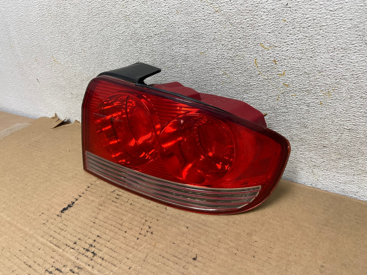 2002 - 2005 Hyundai Sonata Right Passenger RH Side Tail Light AH4063 LK2
