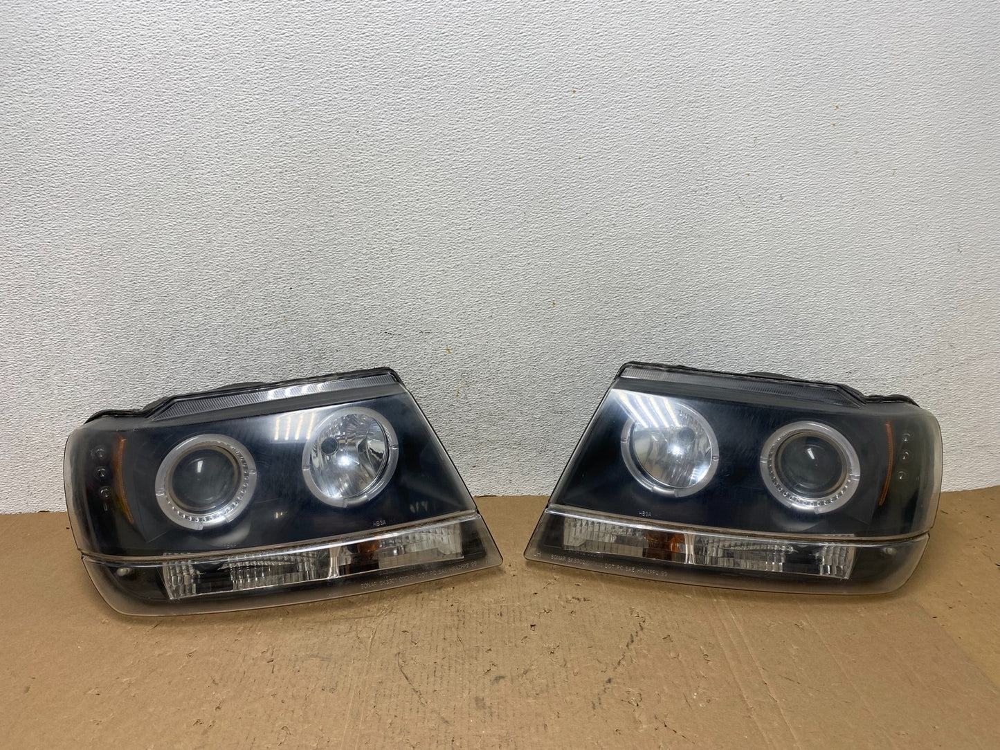 1999 - 2004 Jeep Grand Cherokee Left+Right Set Black LED Headlights x5413 DG0