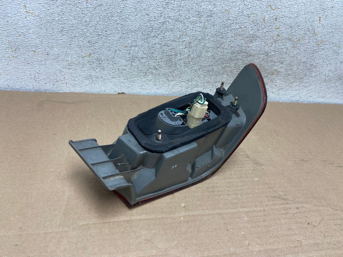 1997 1998 1999 Toyota Camry Tail Light Right Passenger Rh Side AH9347 LK4