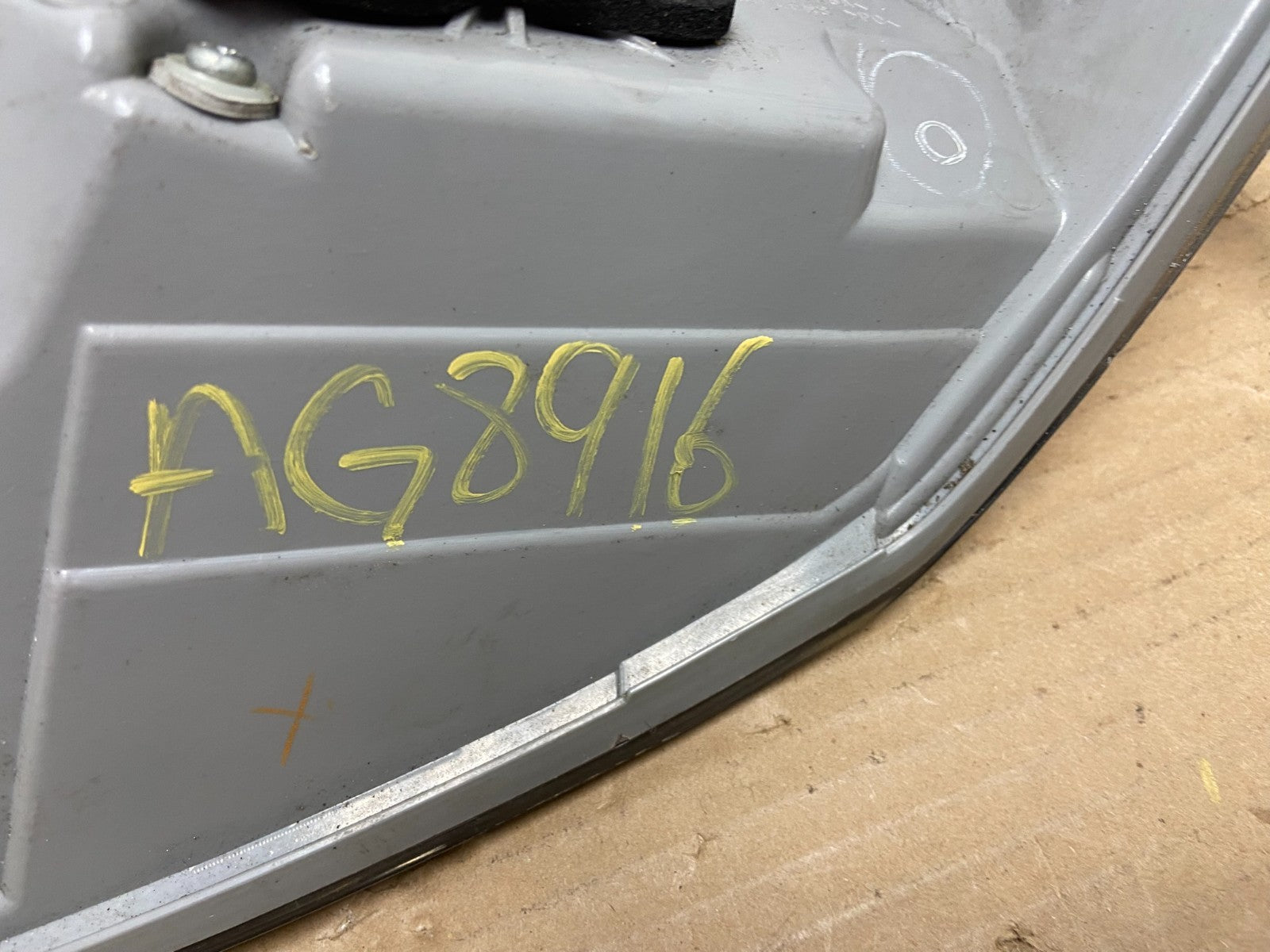 2006 to 2007 Lexus RX400H Left Driver LH Side Tail Light AG8916 DW6