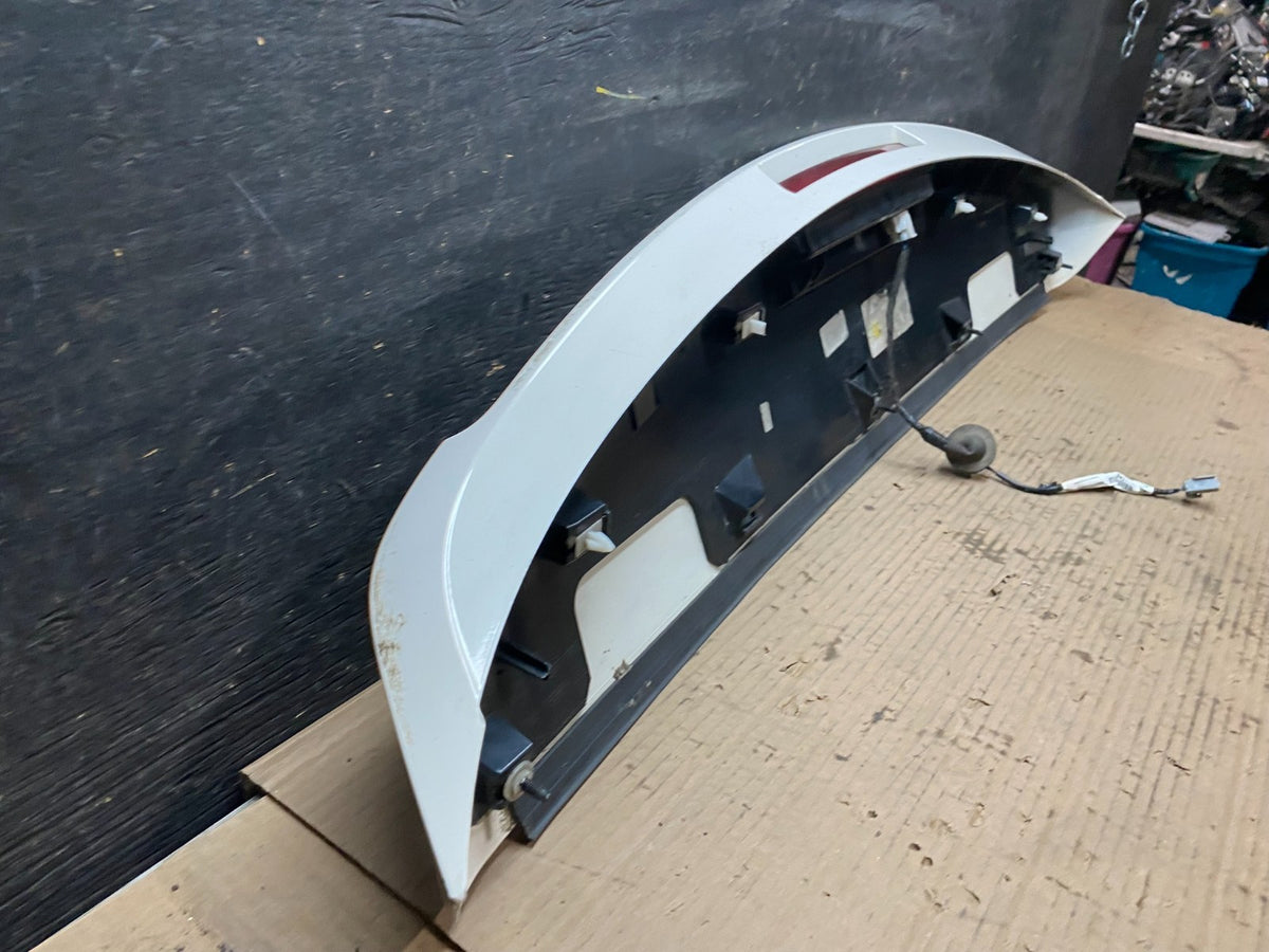 2009 to 2014 Volkswagen Routan Rear Spoiler V2516 PS4