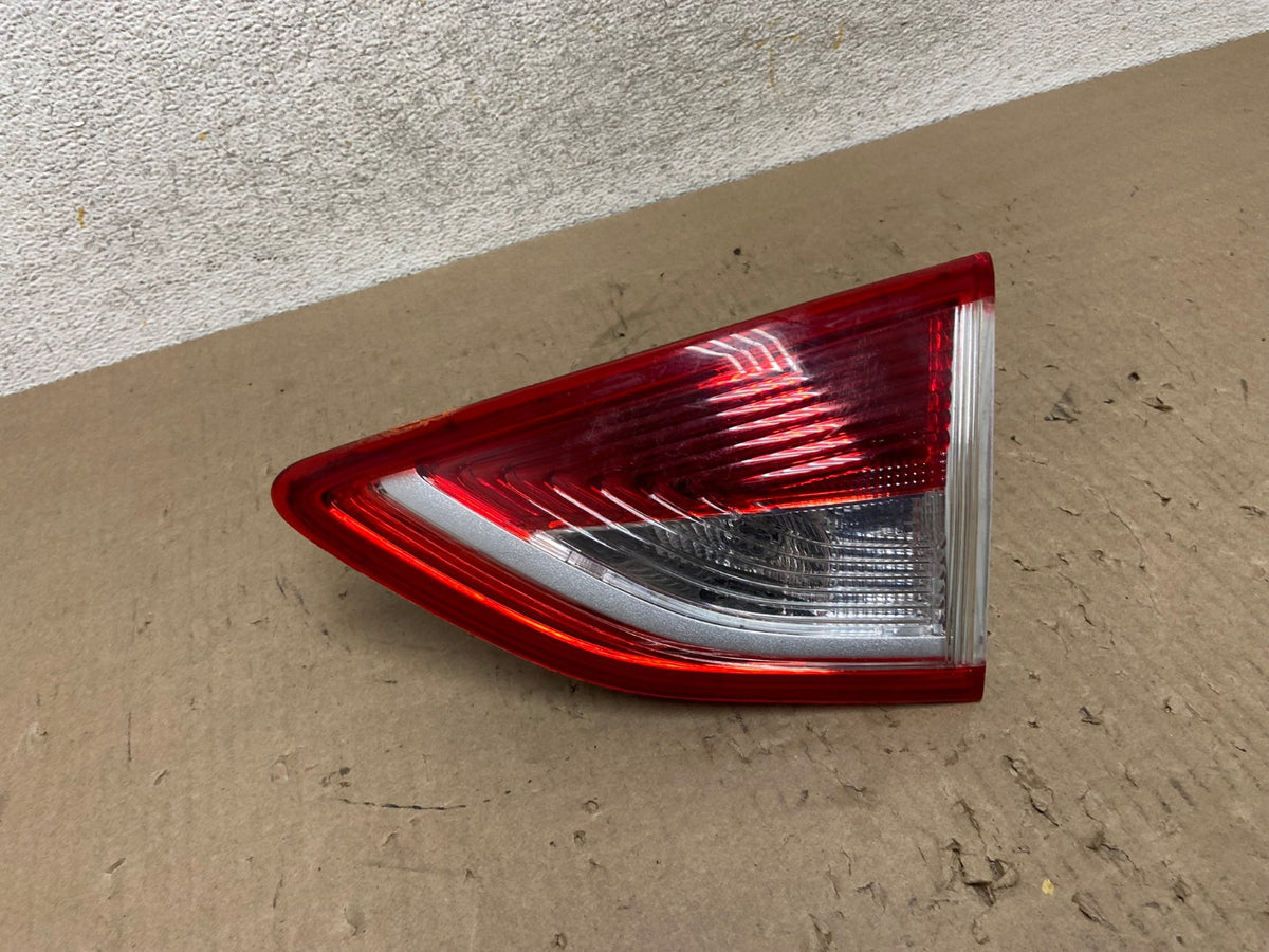 2013 to 2016 Ford Escape Right Passenger RH Side Inner Tail Light AI2362 LK0