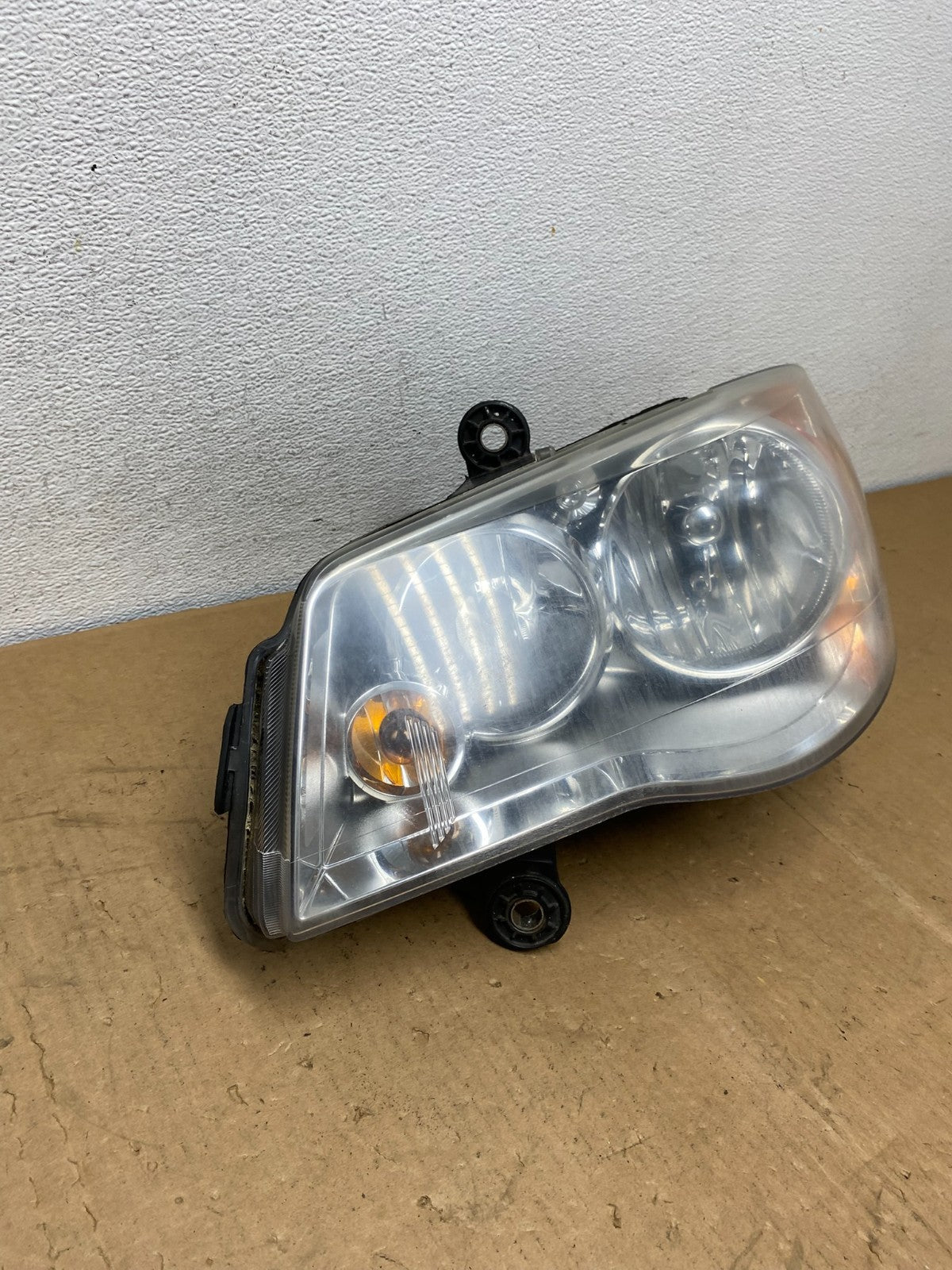 2008 to 2016 Chrysler Town and Country Left Driver Lh Side Headlight AC8638 DW1