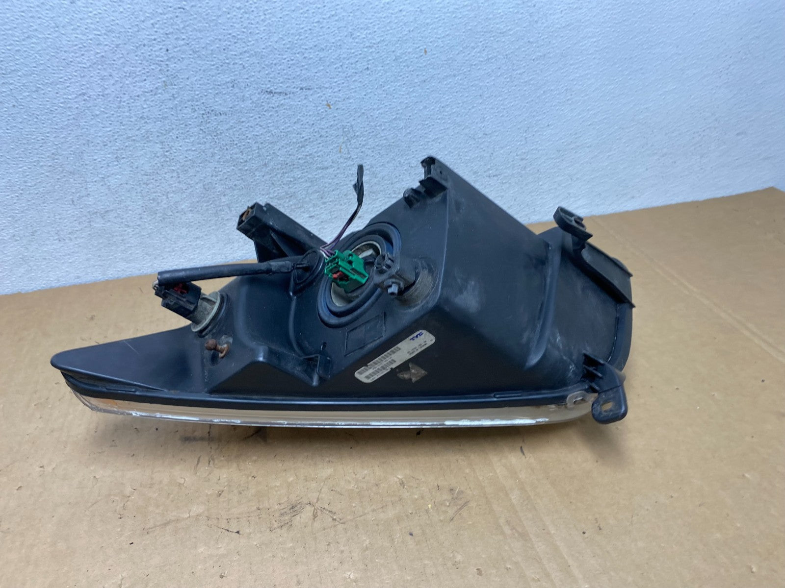 2007-2012 Dodge Caliber Right Passenger RH Headlight Halogen TYC AD2806 DW5