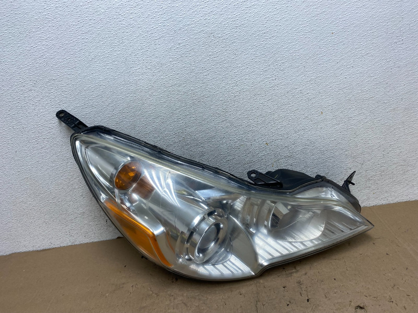 2010-2012 Subaru Legacy Outback Right Passenger Headlight AG5651 DW0