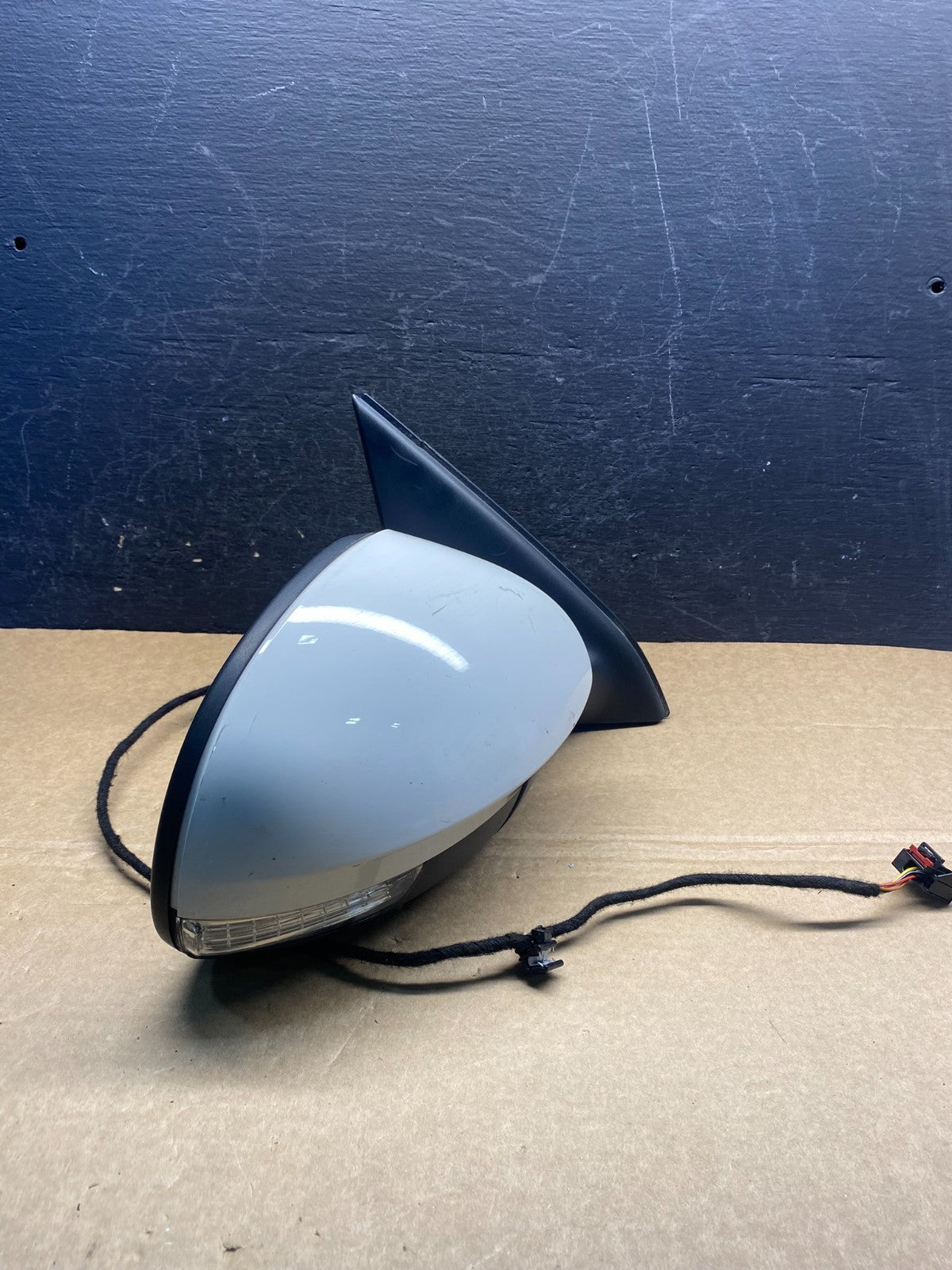 2009 to 2018 Volkswagen Tiguan Right Passenger View Door Mirror af7874 DG1