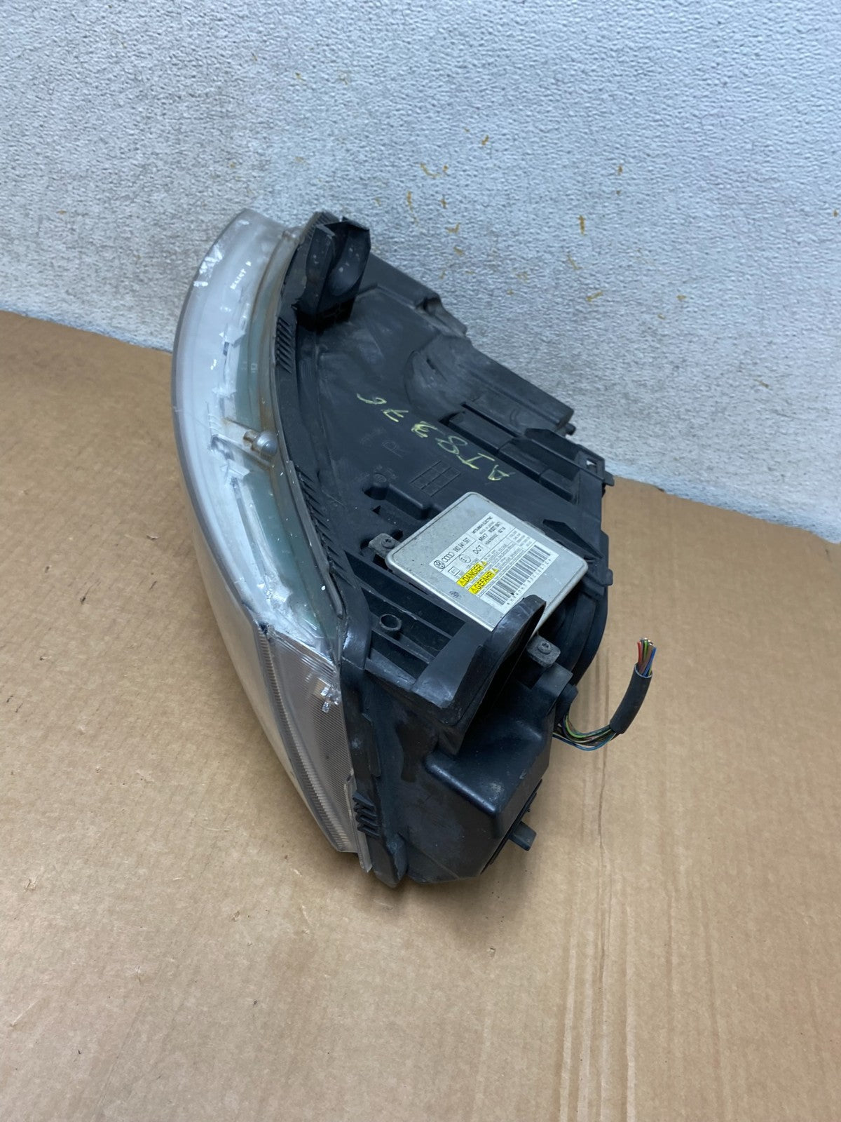 2009-2011 Audi A6 Right Passenger RH Side Headlight Xenon HID AI8376 DW6