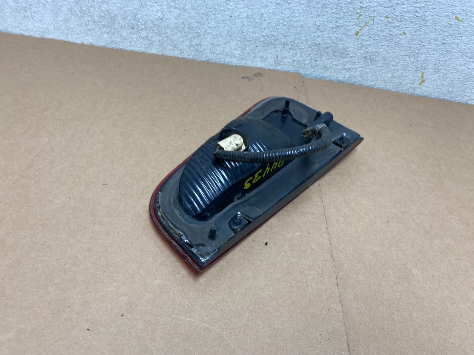 2003-2006 Lincoln Navigator Right Passenger RH Inner Tail Light OEM P4435 DW7