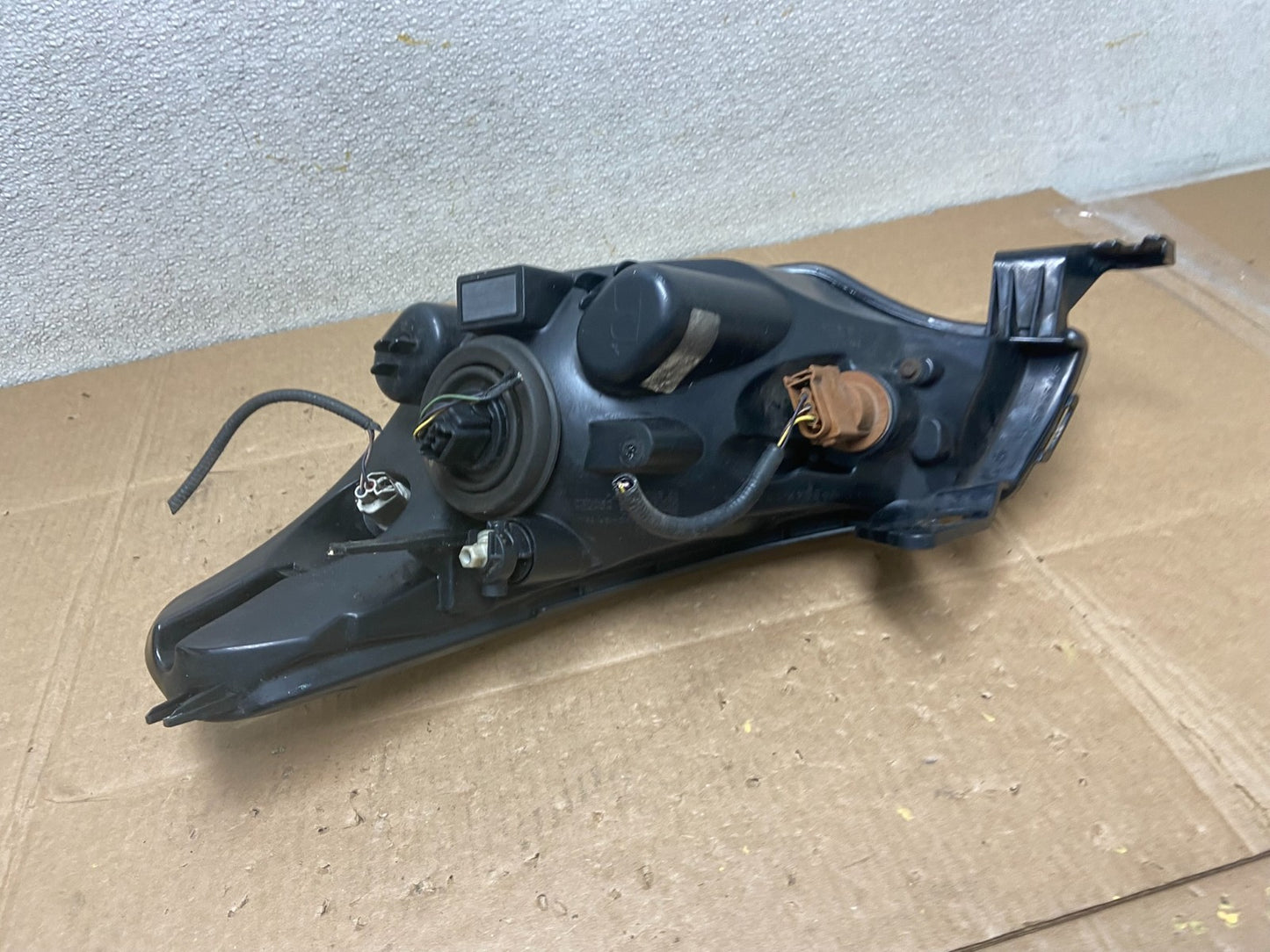 2008 2009 2010 2011 Ford Focus Right Passenger Rh Side Headlight Y8650 DW8