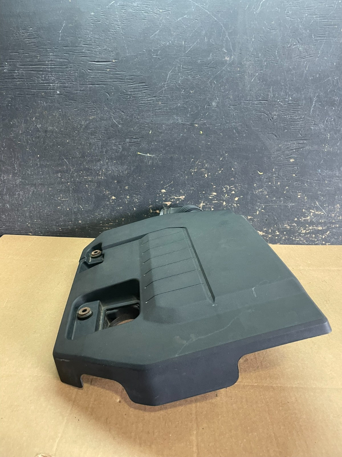 2011 to 2015 Chevrolet Volt Engine Motor Cover OEM Z8206 DG2