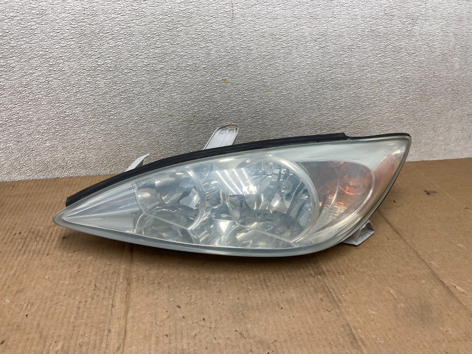 2002 2003 2004 Toyota Camry Left Driver Lh Side Halogen Headlight AA6308 DW0