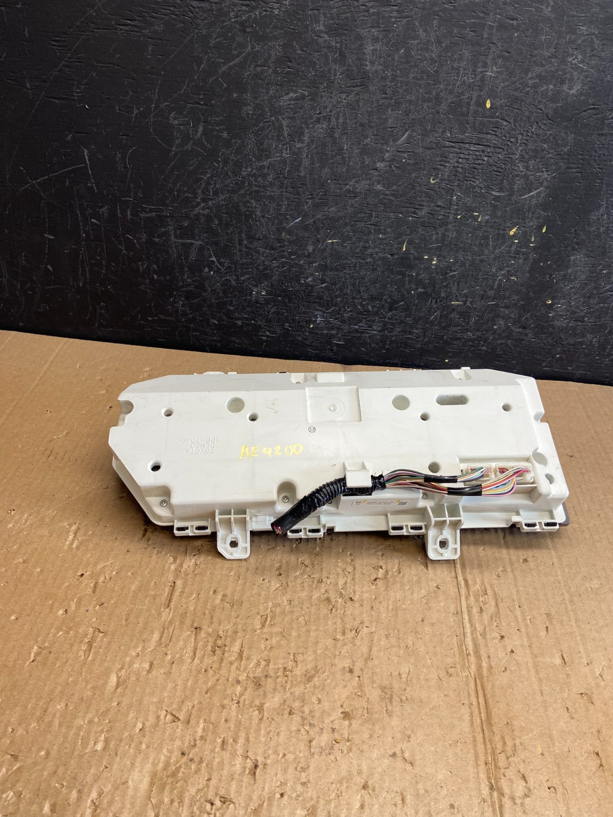 2005 to 2010 Toyota Avalon Cluster Gauge Speedometer AE4200 DG5