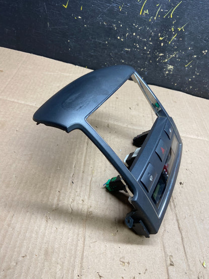 2007 to 2008 Kia Sorento Center Radio Climate Control Clock Trim AA4834 DG2