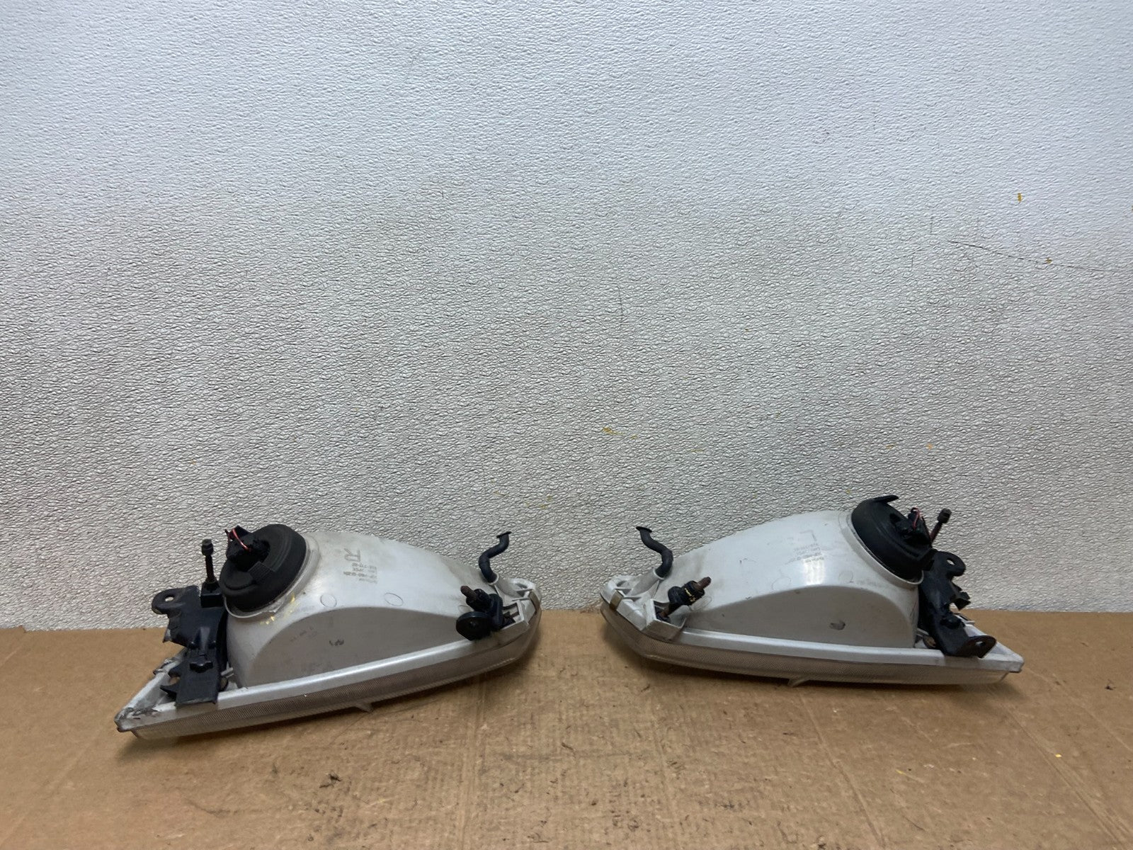 1997 1998 1999 Toyota Camry Left+Right Side Set Halogen Headlights AA3800 DW7