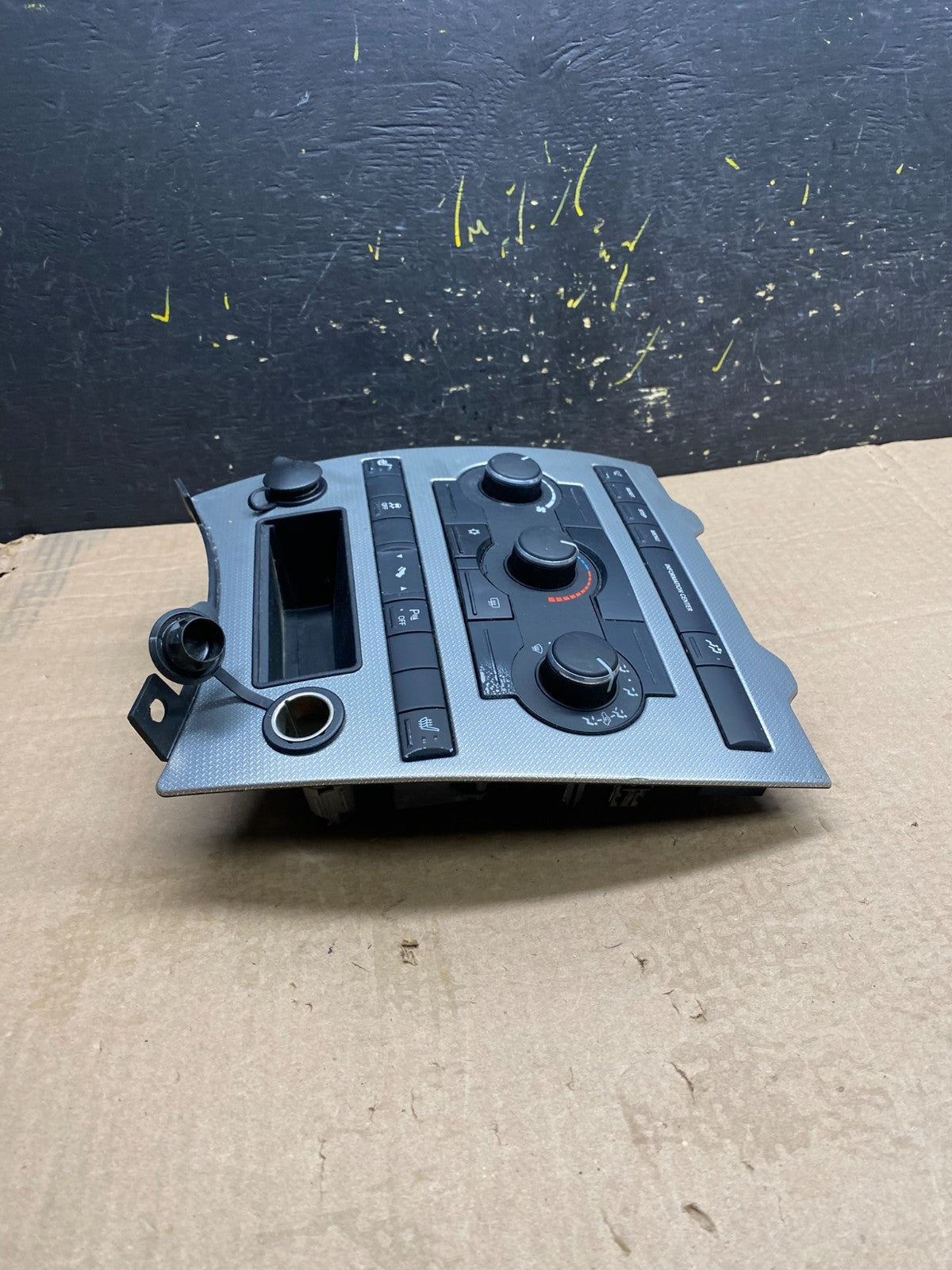 2005 2006 2007 Jeep Commander Grand Cherokee A/C Climate Control Bezel Y9938 DG3
