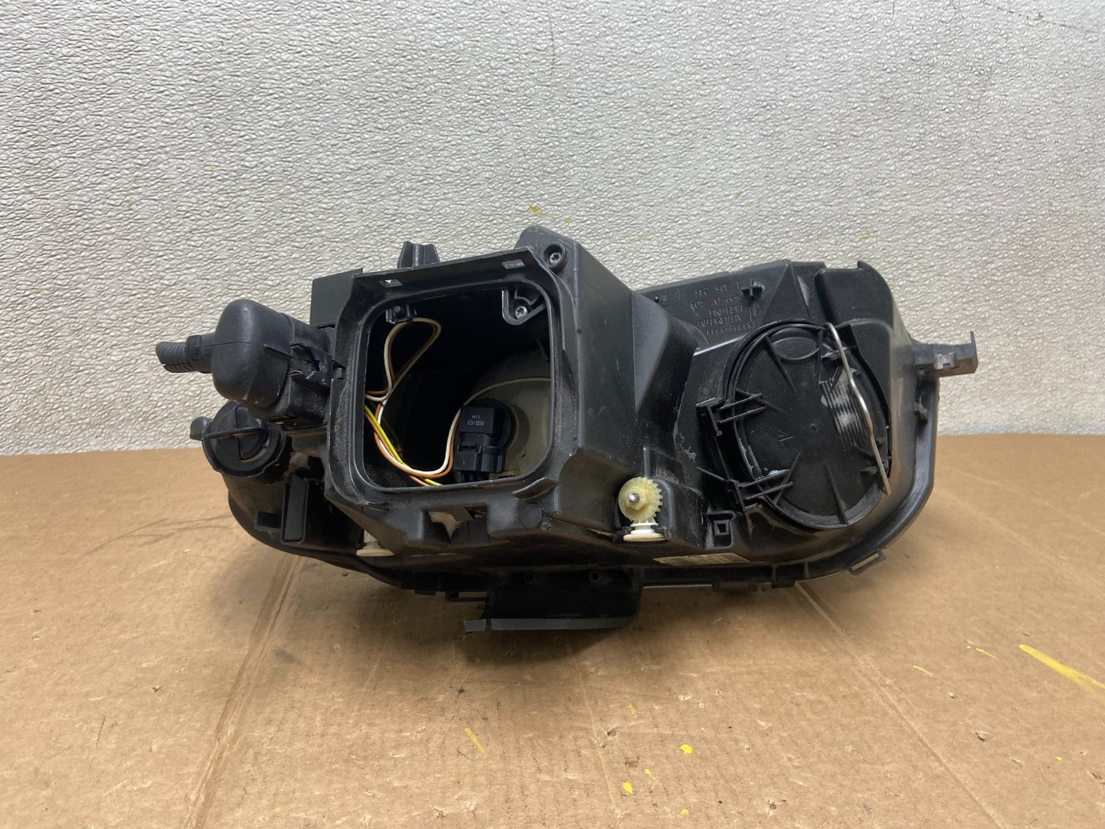 2005 to 2008 Audi A3 Right Passenger RH Side Halogen Headlight OEM AA1320 DW5