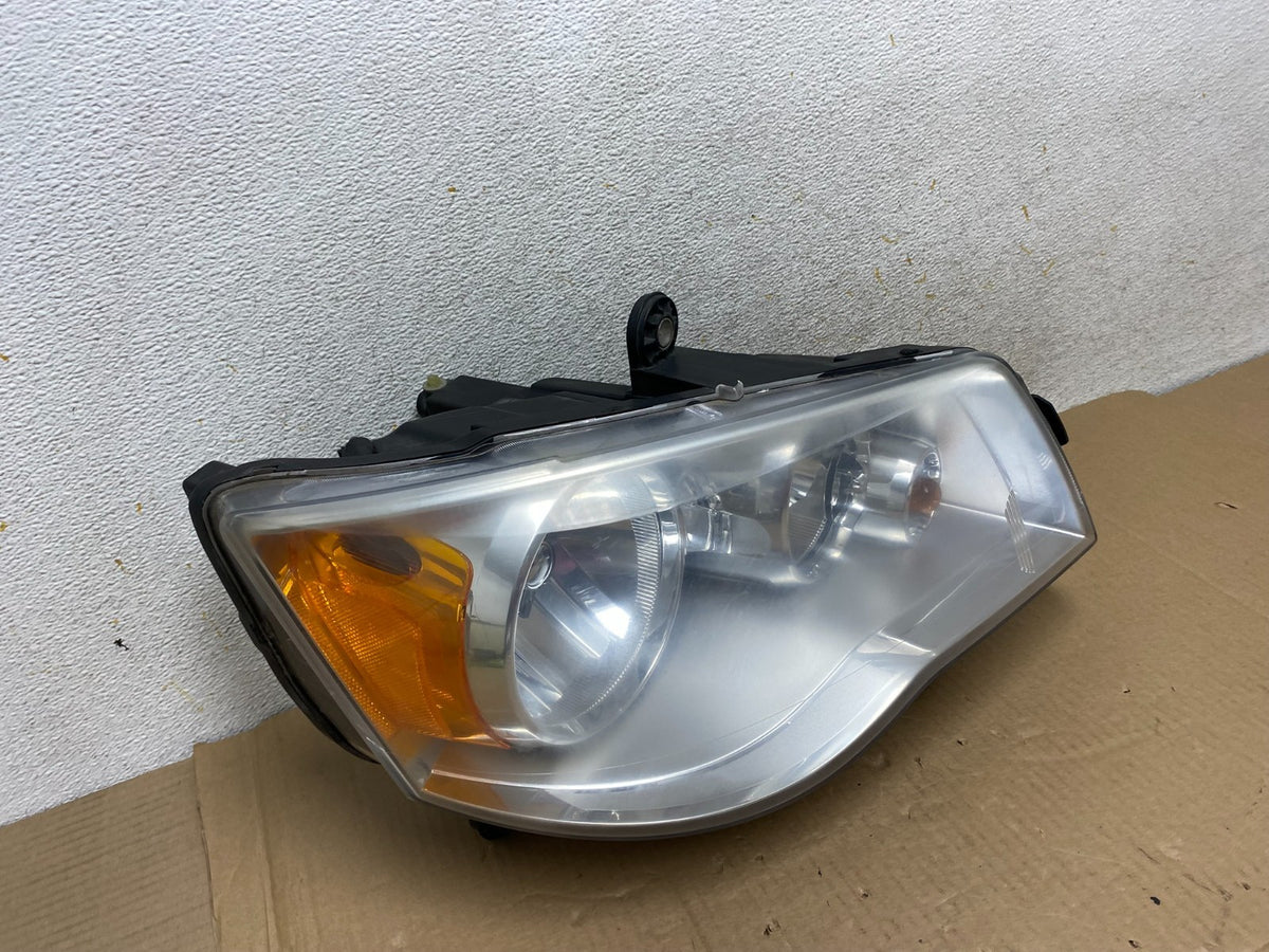 2011 to 2016 Chrysler Town and Country Right Passenger Headlight AI1185 DW2