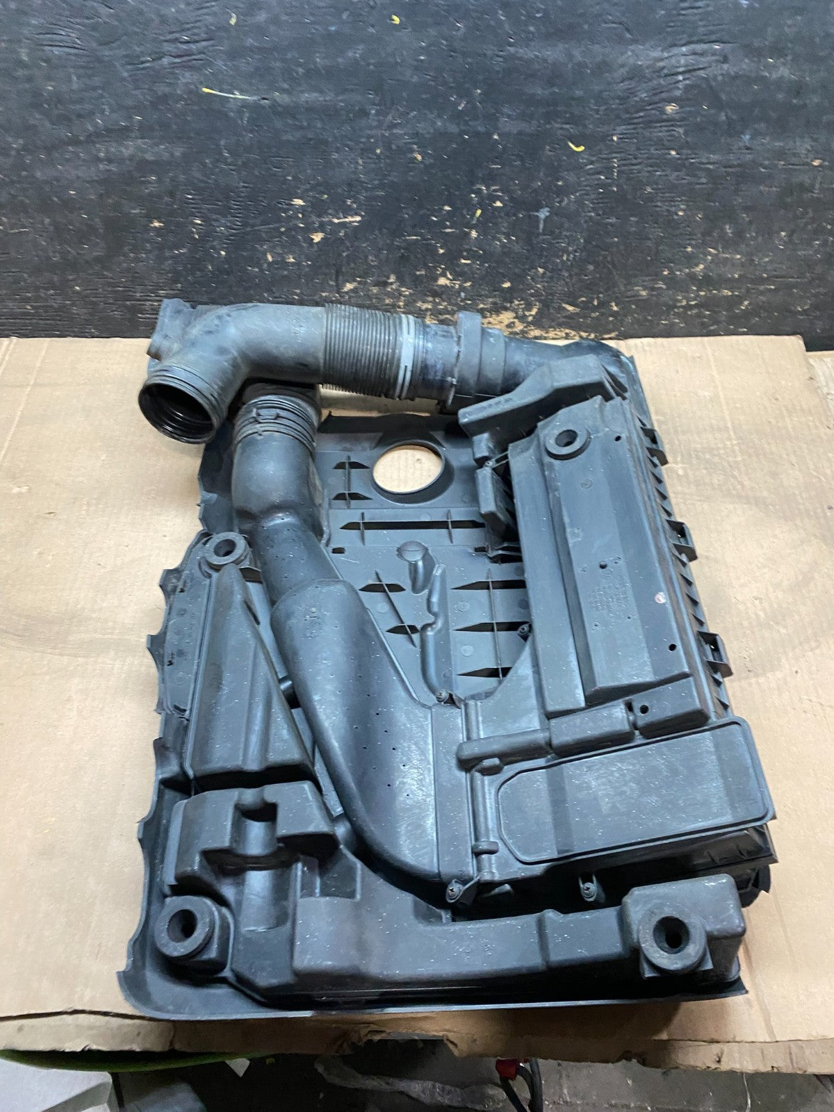 2005 to 2008 Volkswagen Jetta Beetle 2.5L Passat Engine Cover 07k129601j V9968 D6